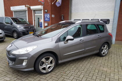 PEUGEOT308-1